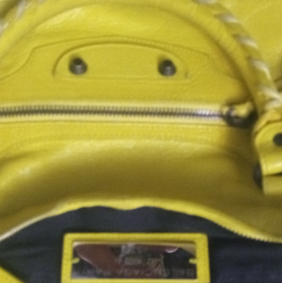 Balenciagia - Picture 3 of 6